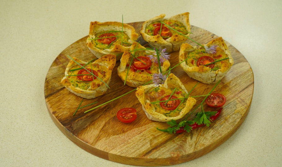 bacon quiche biscuit cups