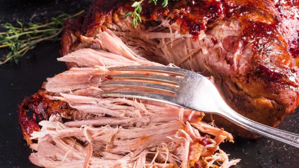 How Much Pulled Pork for 20? - Serve 10 lbs of Cooked Pulled Pork