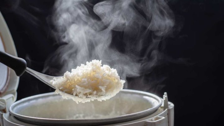 Fluffy Steaming Rice