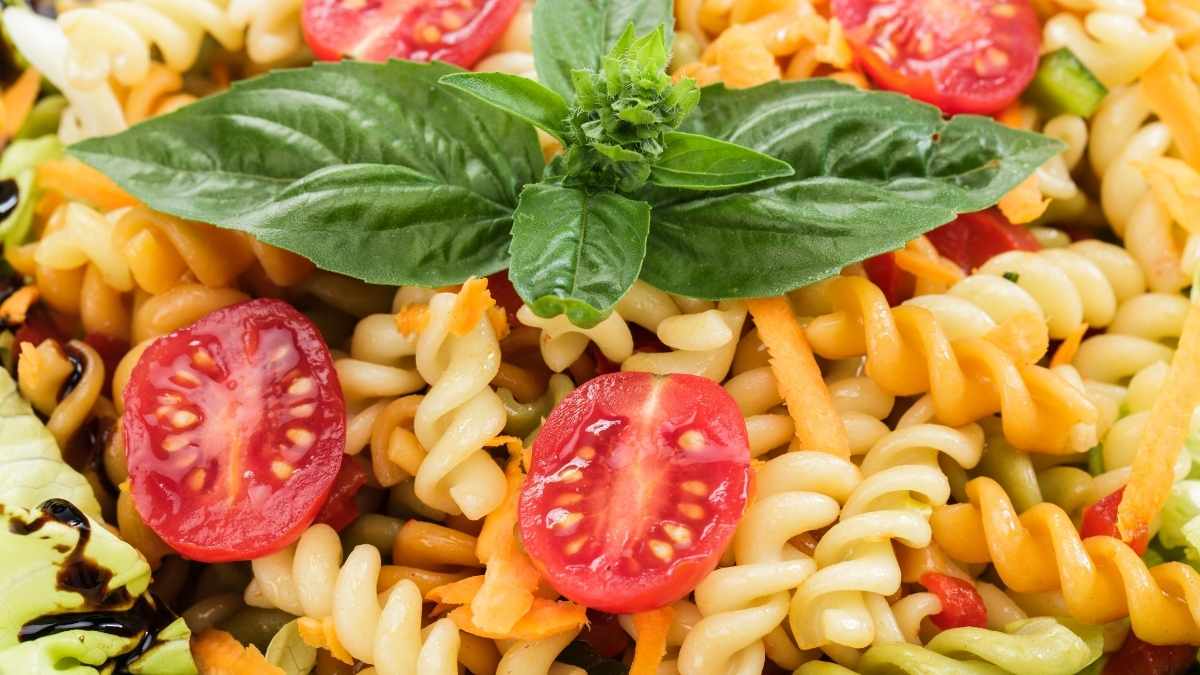 What to Serve with Pasta Salad for A Big Group