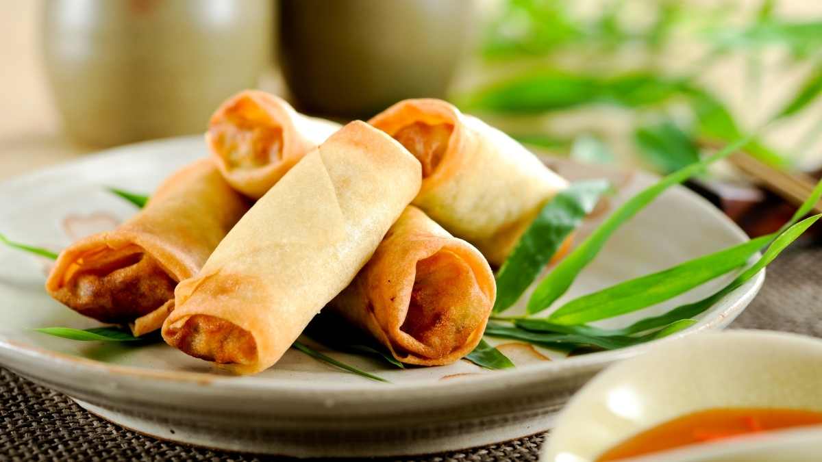 How to Reheat Spring Rolls