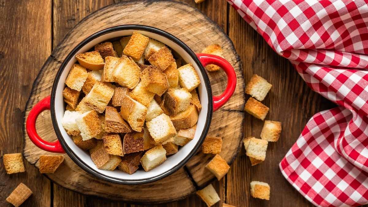 How to Store Croutons