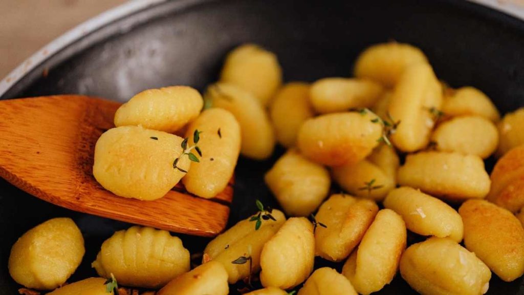 Can you keep uncooked gnocchi or gnocchi dough in the fridge?