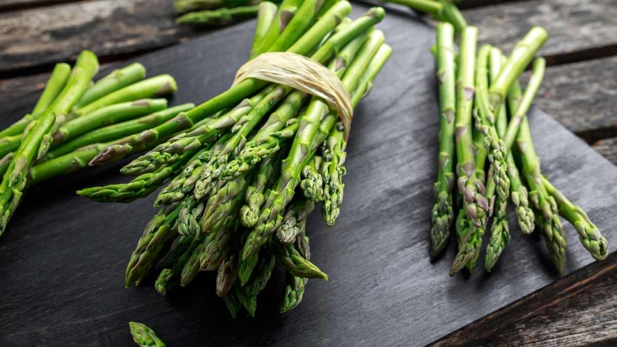 what does asparagus taste like