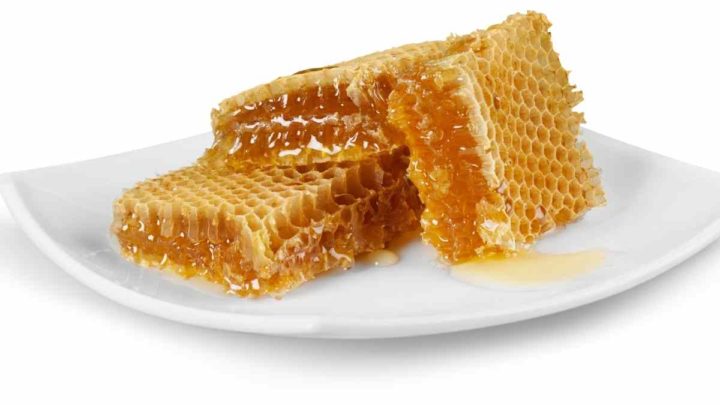 Adding Honey Comb to Drinks Makes Them Unique and better than bubble tea