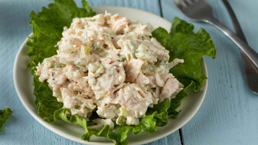 How Many Ounces of Chicken Salad Per Person for 50 Guests