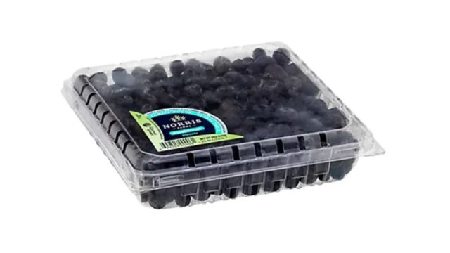 How Many 6 oz Containers of Blueberries do I need for 20 people