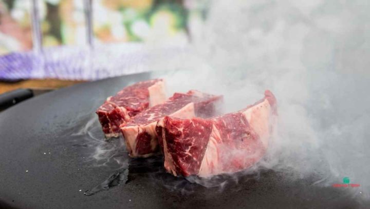 Top Tips For Cooking NY Steak For A Large Group