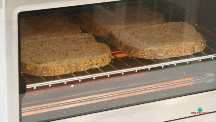 Toaster Ovens For Reheating Bread and Garlic Bread - Very Efficient