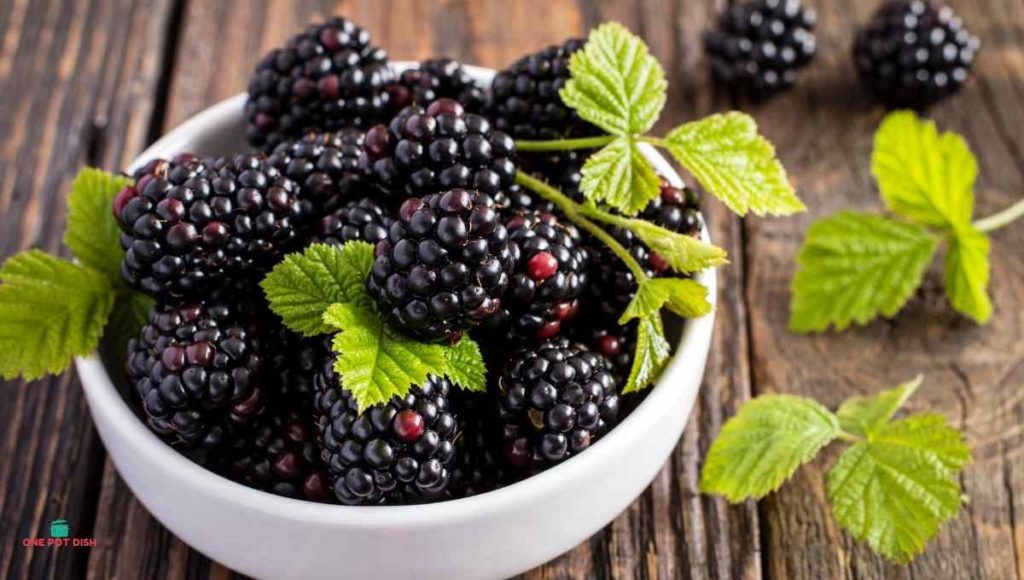 Which is tastier mulberry or blackberry?