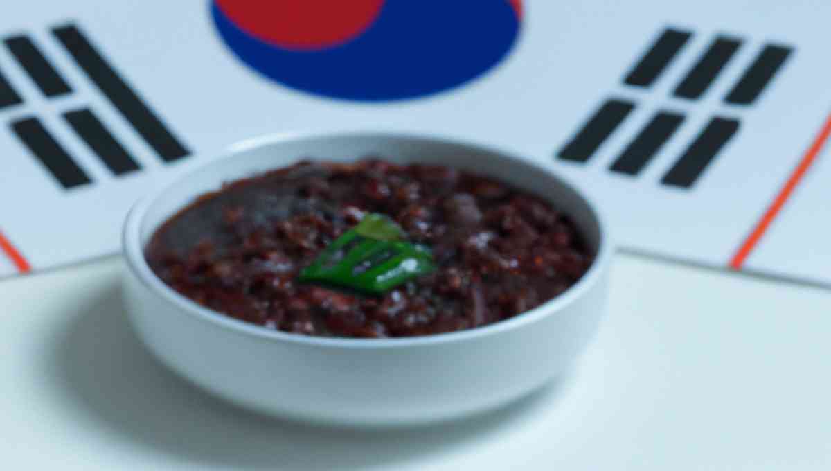 What Does Jajangmyeon Taste Like