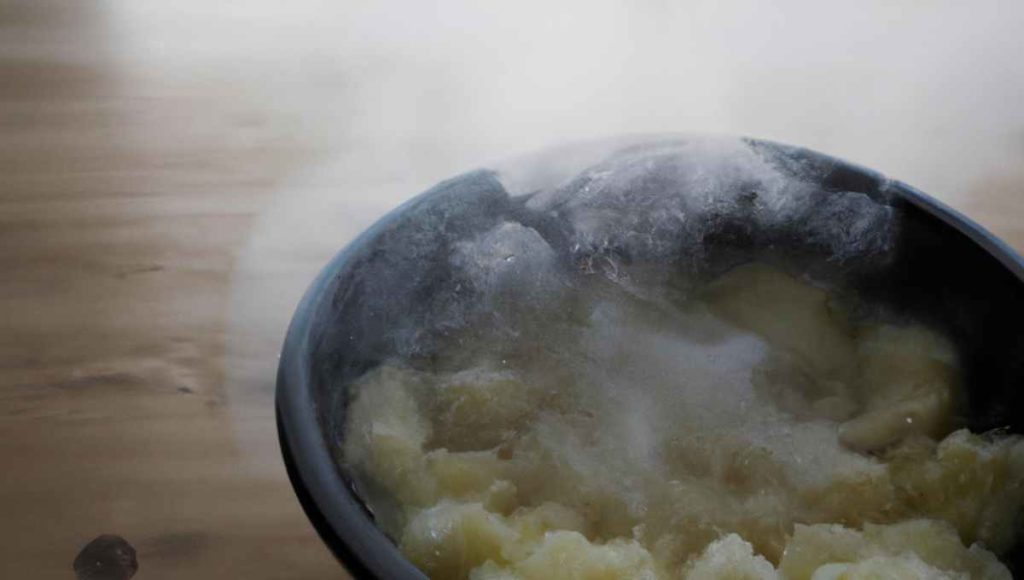Can you freeze mash potato with milk?